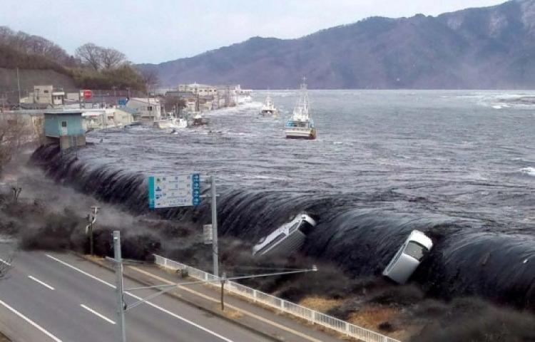 Gelombang Laut Besar Yang Mengakibatkan Bencana Tsunami