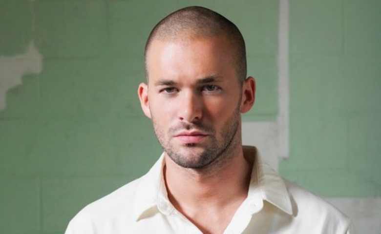 Potongan Rambut Botak Merupakan Salah Satu Gaya Unik