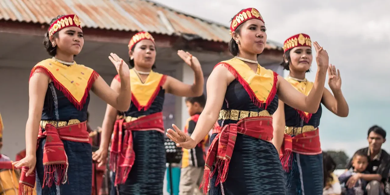 Tarian Suku Batak Yang Terdapat Pada Manortor