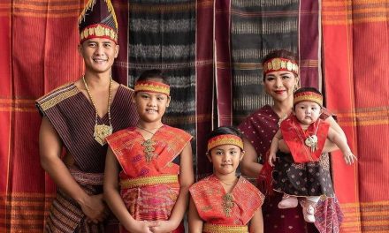 Kain Tradisional Batak Yaitu Ulos Sumatera Utara