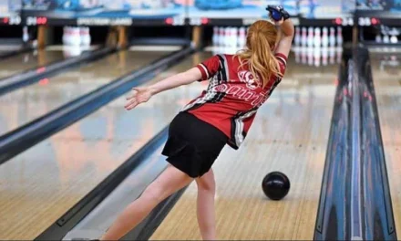 Olahraga Santai Bowling Dengan Bola Yang Cukup Berat