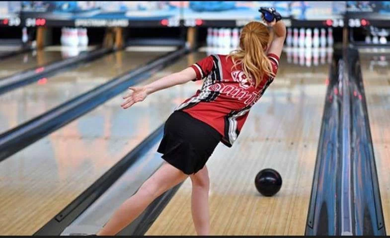 Olahraga Santai Bowling Dengan Bola Yang Cukup Berat