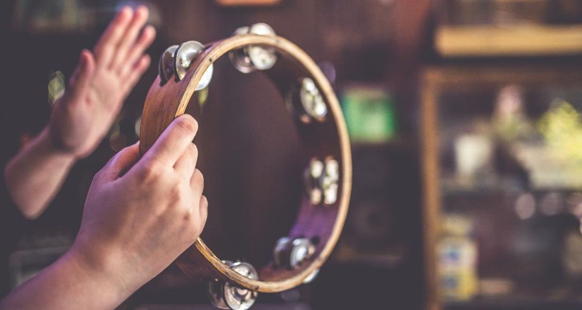 Perkusi Tamborin Yang Menjadi Alat Musik Simpel