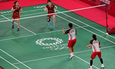 Permainan Olahraga Raket Atau Badminton Bulu Tangkis
