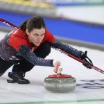 Olahraga Meluncur Di Atas Permukaan Es