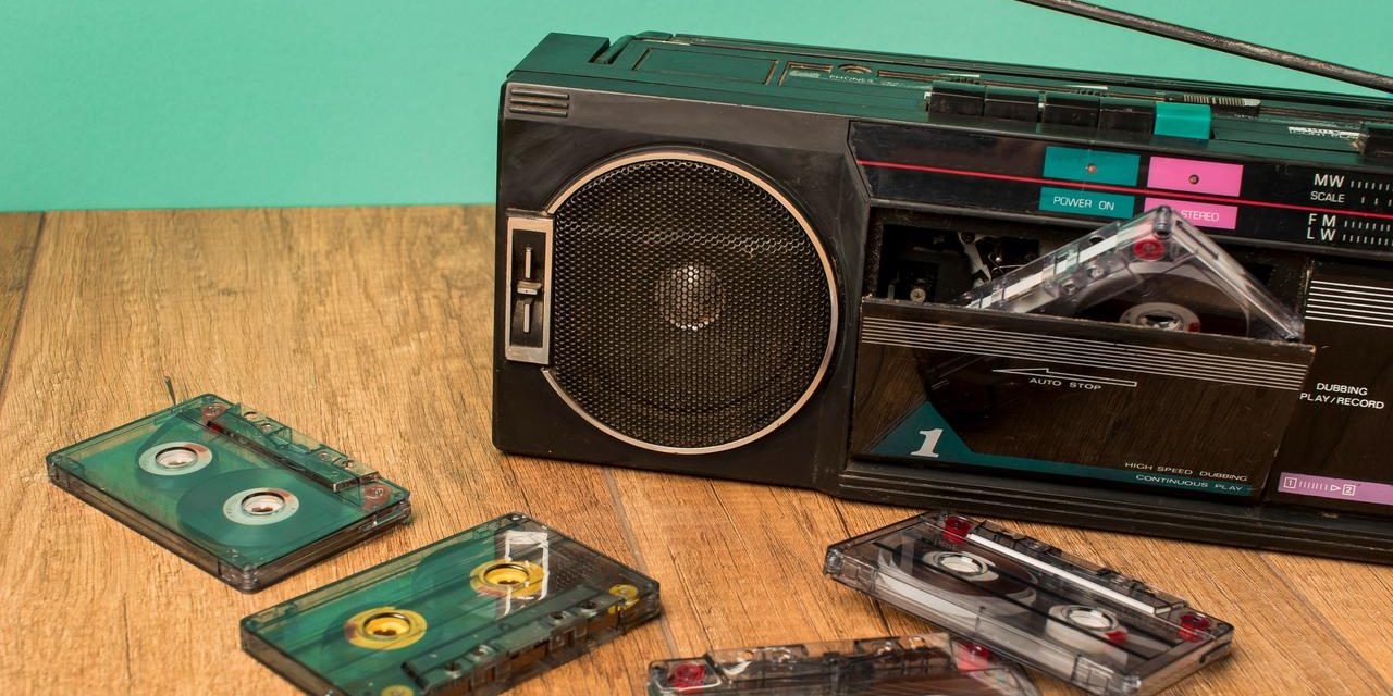 Teknologi Canggih Radio Dalam Menjadi Alat Komunikasi