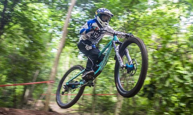 Kendaraan Roda Dua Salah Satunya Sepeda Gunung