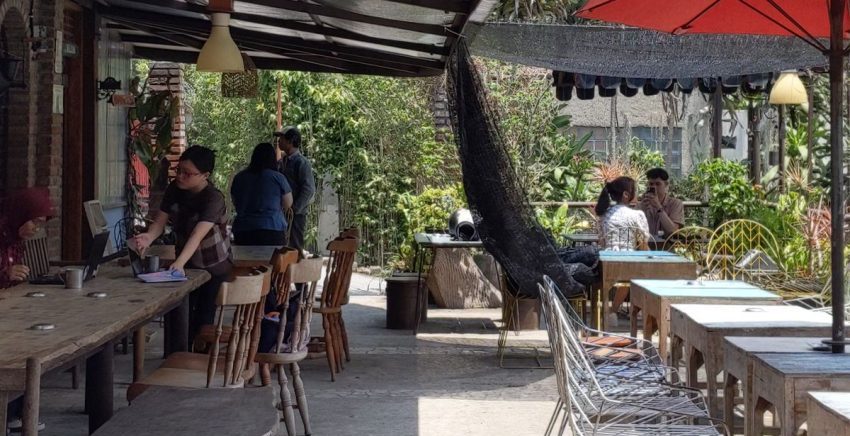 Tempat Tongkrongan Warkop Sedang Viral Dan Ramai
