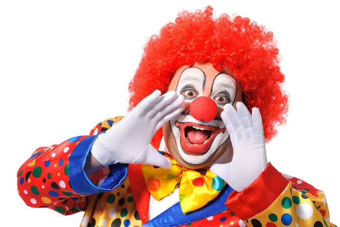 Seorang Penghibur Badut Dengan Wajah Lucu