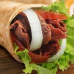 Makanan Kulit Kebab Dengan Beberapa Isian
