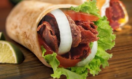 Makanan Kulit Kebab Dengan Beberapa Isian