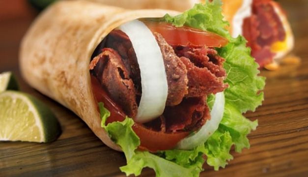 Makanan Kulit Kebab Dengan Beberapa Isian