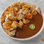 Sebuah Jajanan Batagor Pinggir Jalanan