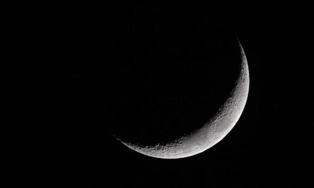 Keindahan Satelit Bumi Sebuah Benda Langit Bulan