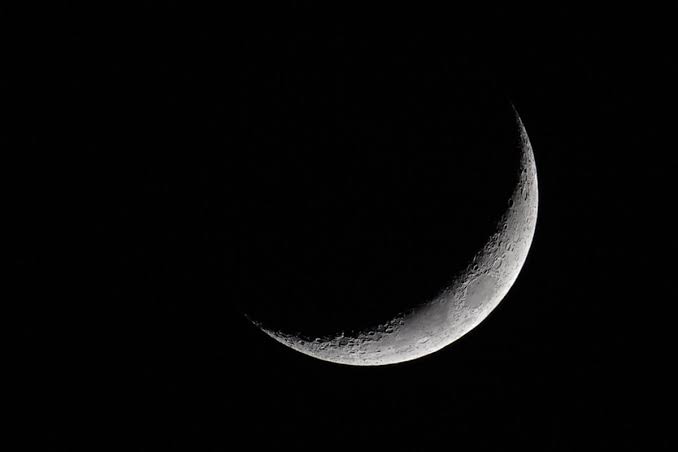 Keindahan Satelit Bumi Sebuah Benda Langit Bulan