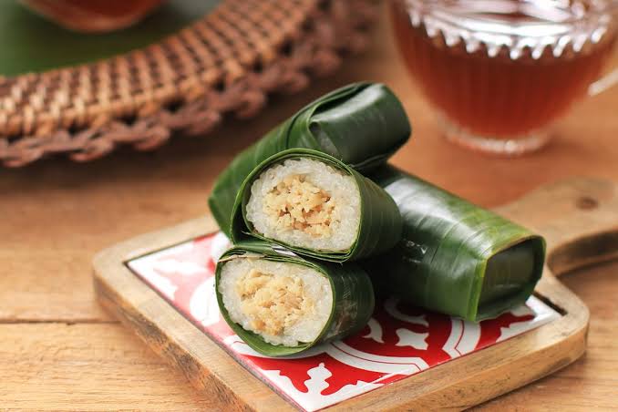 Sebuah Kue Tradisional Lemper Dari Ketan