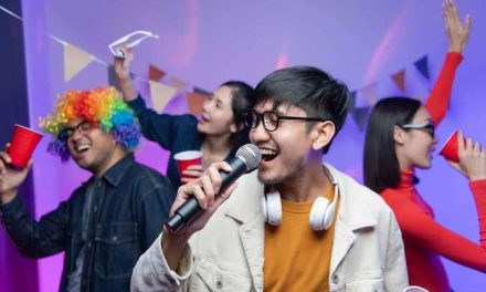 Hiburan Menyanyi Karaoke Dengan Berbagai Lagu