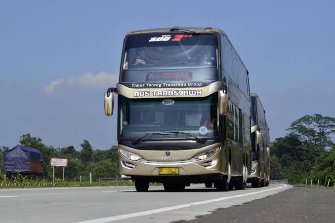 Kendaraan Transportasi Bus Yang Cukup Umum